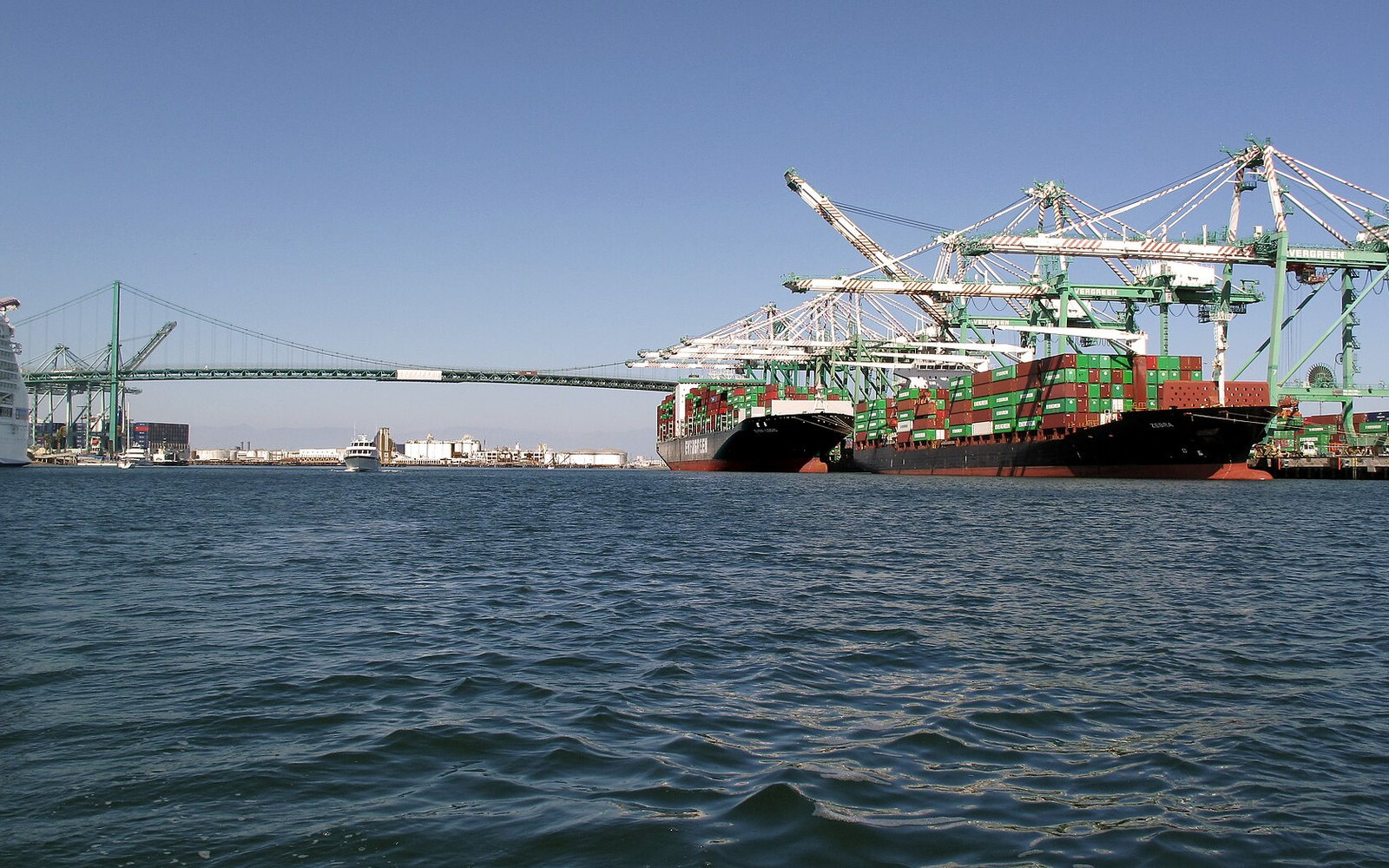Vemlora consolidated export warehouse in Hong Kong